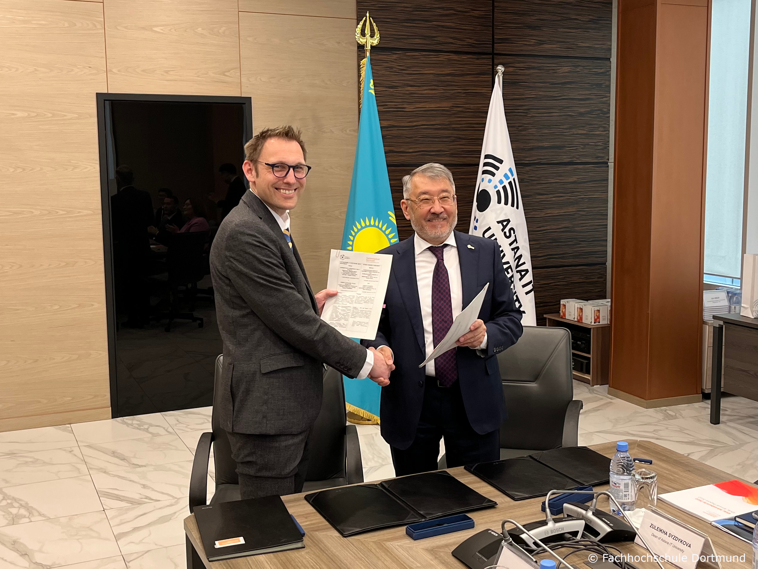 You are currently viewing Signing a Double-Degree Agreement Between FH Dortmund and Astana IT University